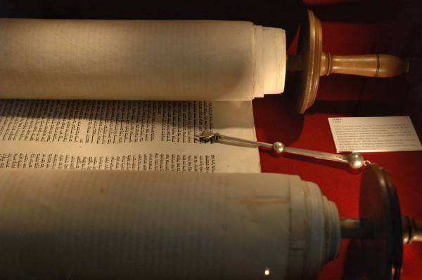 Unrolled-Torah-Yad