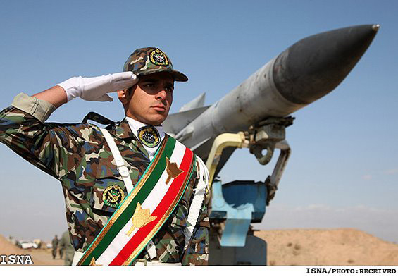 Iranian Soldier-Rocket-Saluting