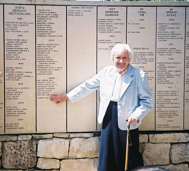 Pearl Righteous Wall-Jewish Survivor-Holocaust