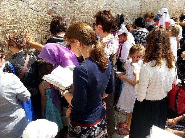 Women-Western Wall-Kotel