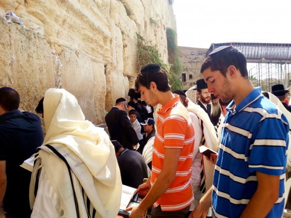 Kotel-Crowd-Sukkot