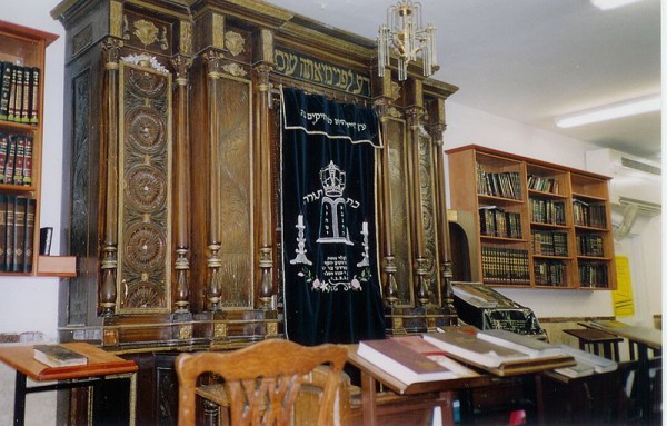 Aron-kodesh-Torah-Ark