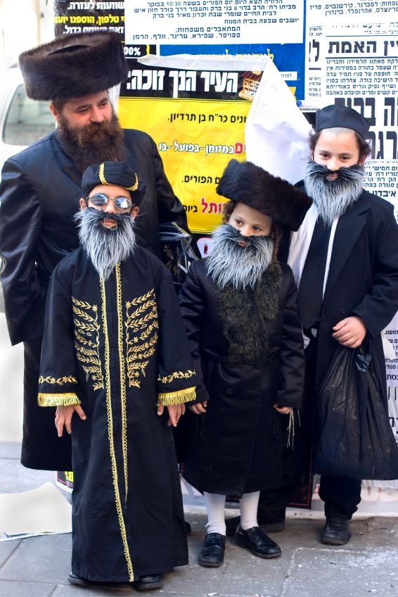 Bnei-Brak-Purim-children-costumes