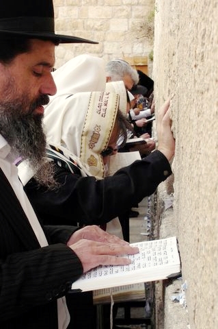 Jewish men-Kotel-Prayer