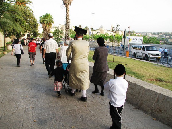 Ultra-Orthodox-Family-Walking-Old City