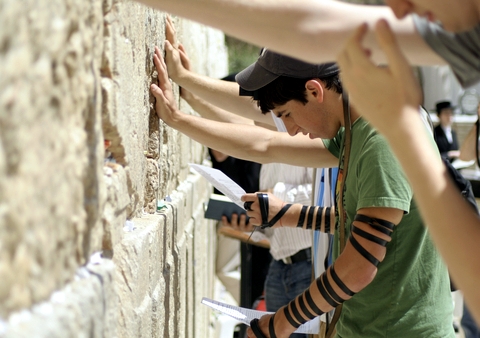 American-Pray-Western Wailing Wall