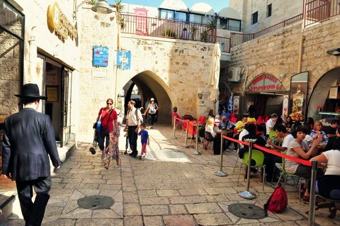 Jerusalem-Jewish-quarter-ourdoor-restaurant