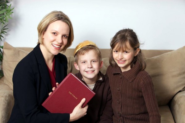 Mother-children-Torah