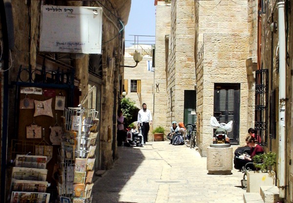 Jerusalem-street-old-city