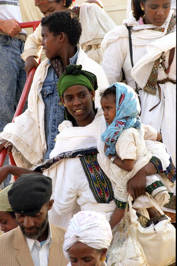 GPO-Ethiopians-immigrants-jet