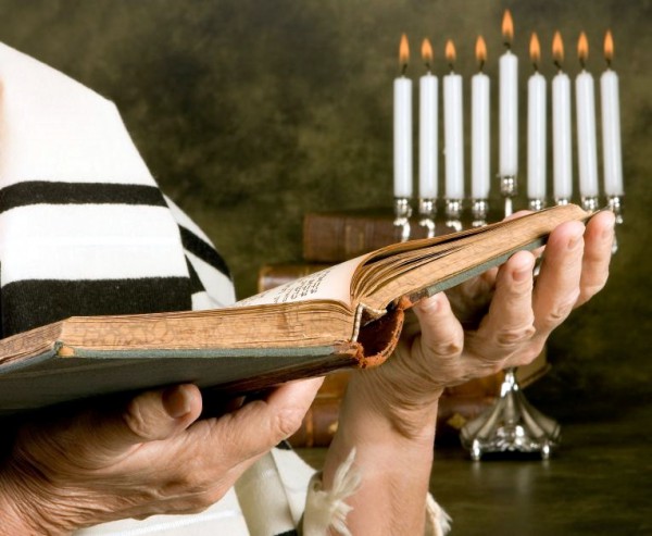 Bible-menorah-chanukah-chanukiah