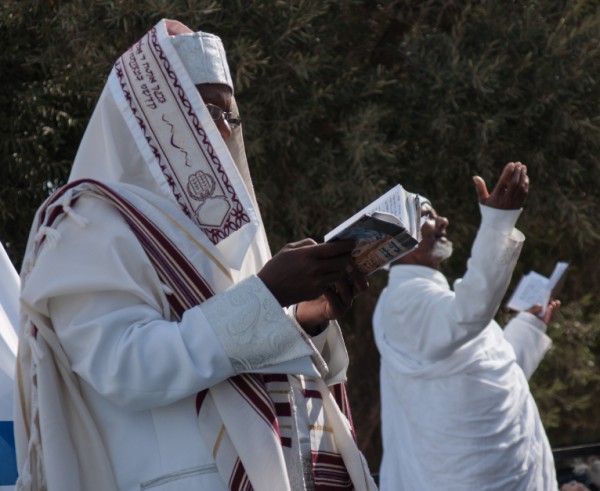 Ethiopian-Jews-Praying