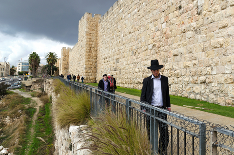 Jerusalem Wall-Orthodox Jewish man