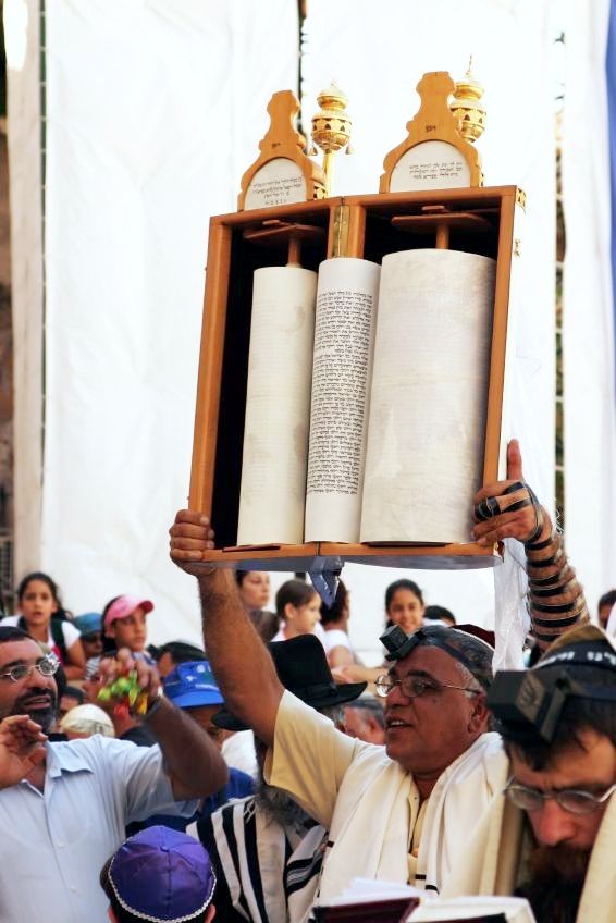 Torah-scroll-hagbah-Western Wall-Wailing Wall