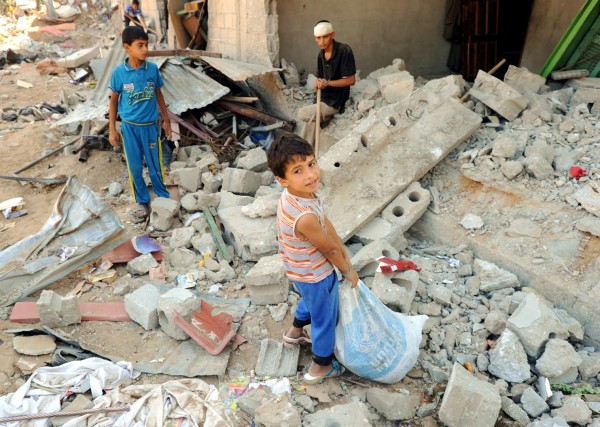 Palestinian children-Rubble