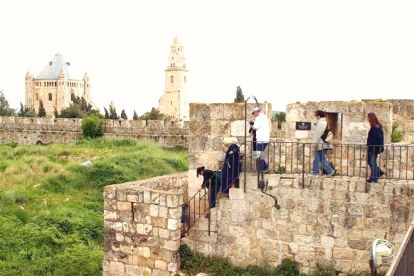 Jerusalem Tourists Ramparts Walk walls