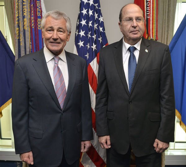 U.S._Secretary_of_Defense_Chuck_Hagel,_lIsraeli_Minister_of_Defense_Moshe_Ya'alon_Arlington