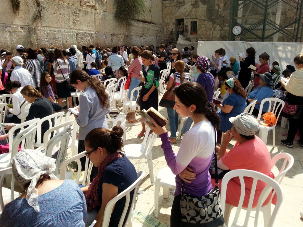 Sukkot Shabbat Chol Hamoed: Sukkot And The Clouds Of Glory | Messianic ...