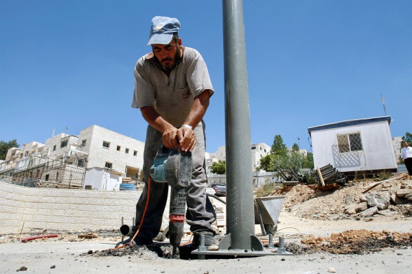 Arab-worker-construction-labor-Israel-Jerusalem