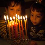 Children-light-chanukah-menorah