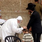 Kotel-family-prayer