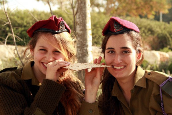 IDF soldiers eat matzah in the field