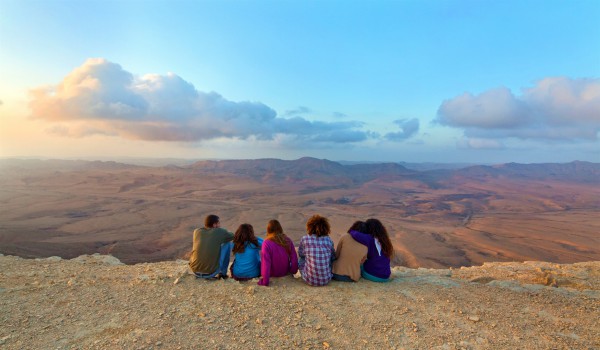 negev-Ramon-tourists