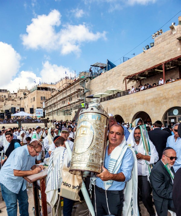 Kotel-crowds-Jewish prayer-Jerusalem-Sefer Torah