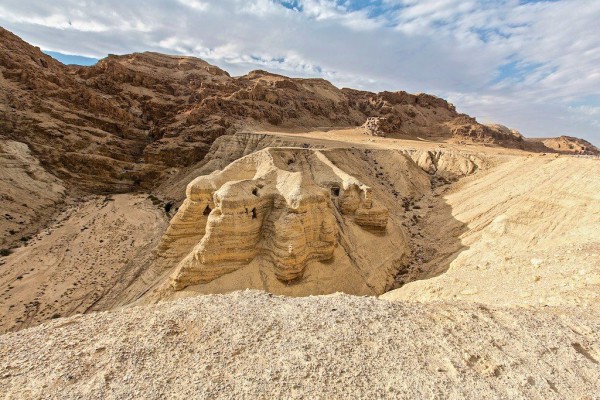 Caves, Qumran, Dead Sea Scrolls