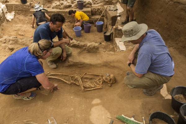 Ashkelon cemetery, Philistines, burial pit