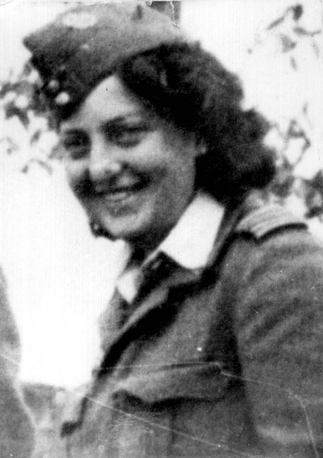 Hannah Szenes in British uniform in Yugoslavia, 1944